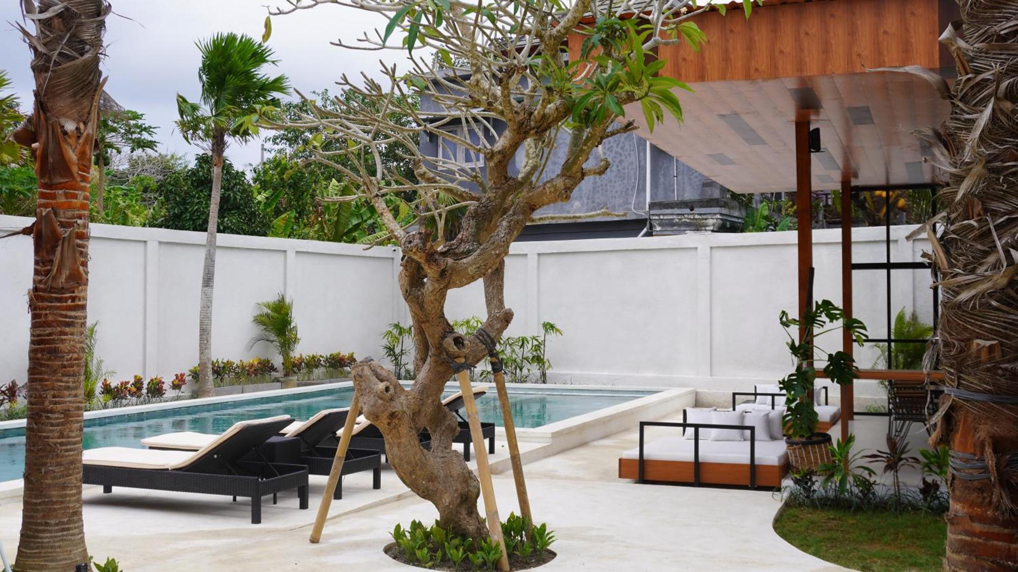 Ratan And Uluwatu